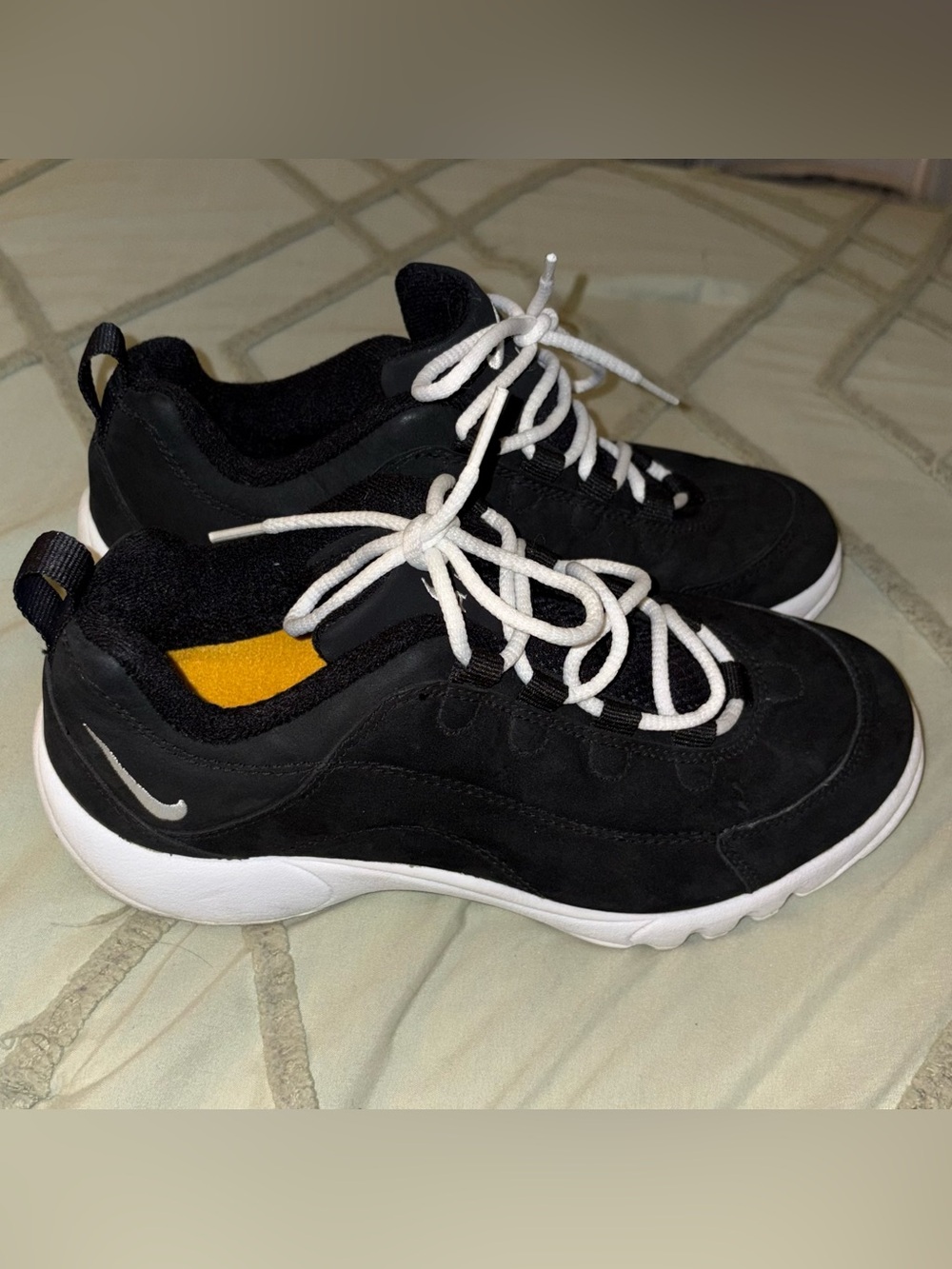 Nike Vintage Women’s Sneakers shoes size 8